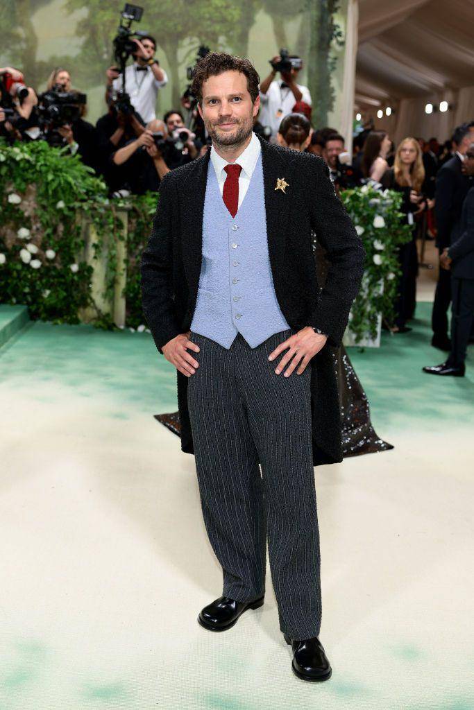 Jamie Dornan di Met Gala 2024 (instagram.com/art8amby)