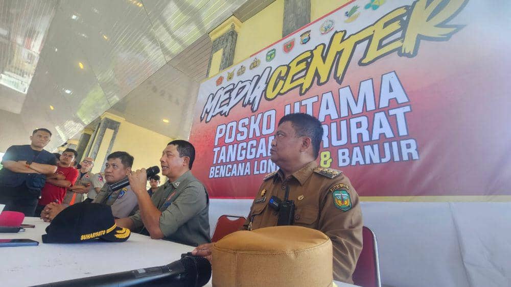 Kepala Badan Nasional Penanggulangan Bencana (BNPB), Letjen TNI Suharyanto di Lapangan Andi Djemma, Kabupaten Luwu, Sulawesi Selatan, Selasa (7/5/2024)/Istimewa