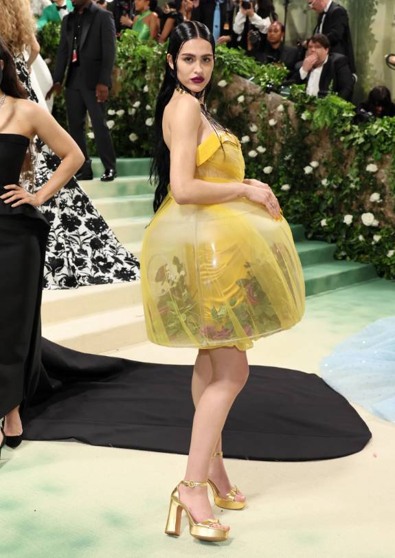 Amelia Grey Hadiri Met Gala 2024 (instagram.com/britishvogue)