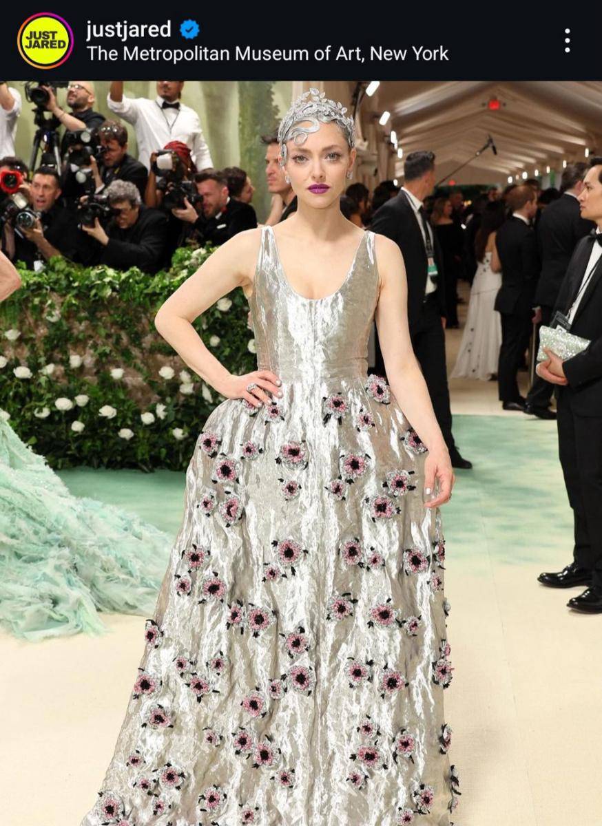 Amanda Seyfried di Met Gala 2024 (instagram.com/justjared)