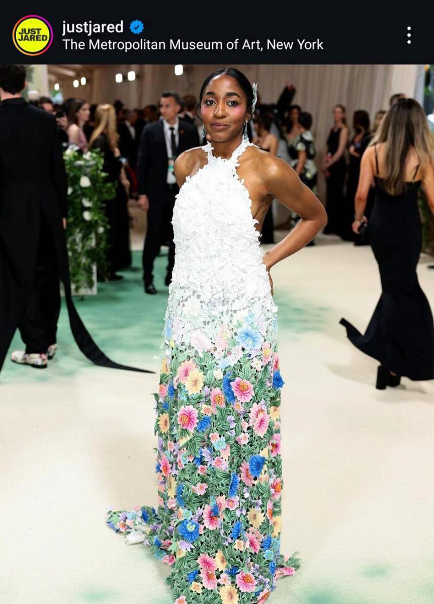 Ayo Edebiri di Met Gala 2024 (instagram.com/justjared)