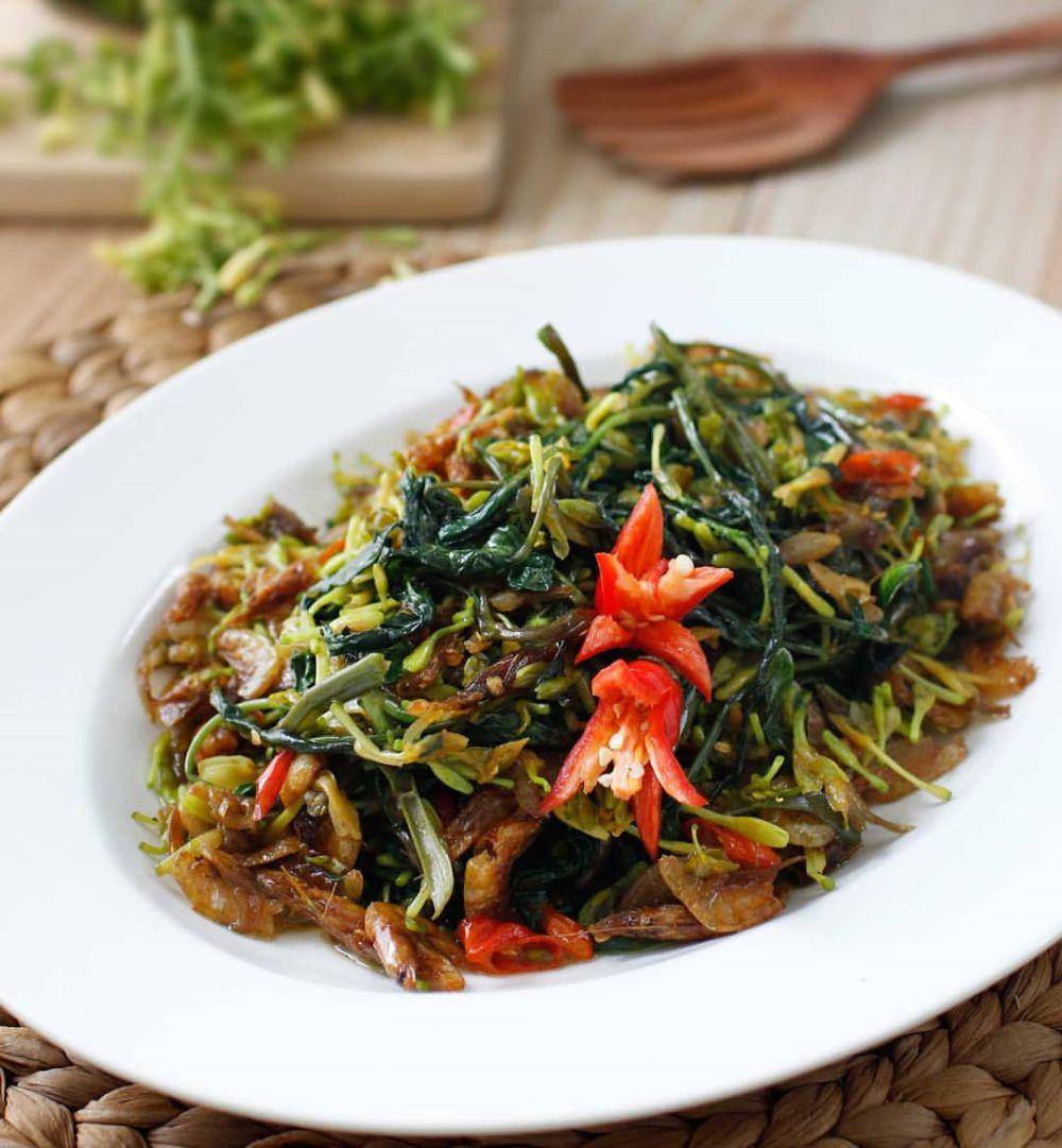 tumis bunga pepaya kangkung (instagram.com/rasasayange)