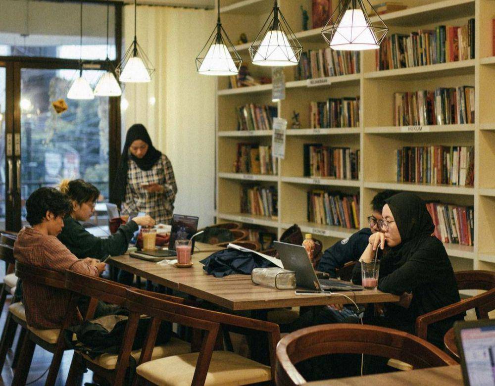 potret suasana di Sintesis Coffee (instagram.com/sintesiscoffee)