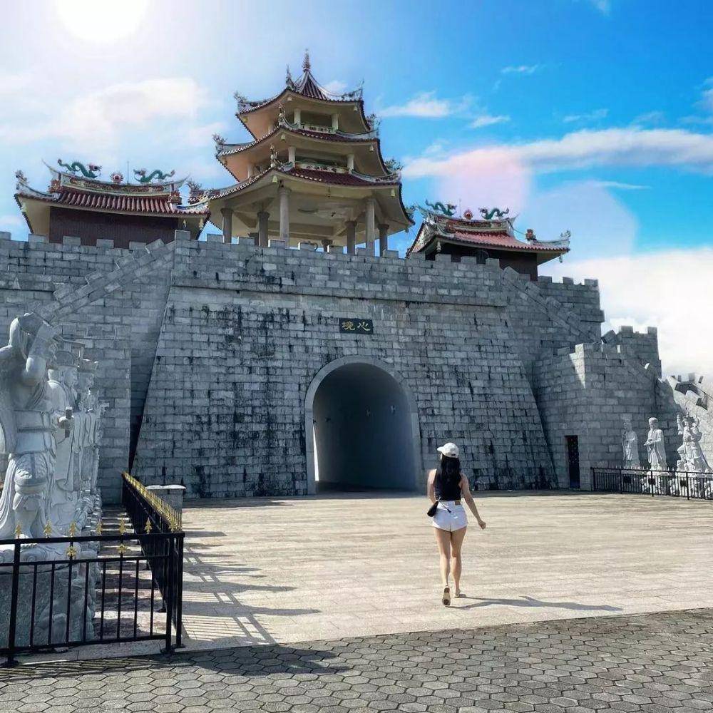Vihara Patung Seribu, Kepulauan Riau (instagram.com/pebbi.lieyanti)