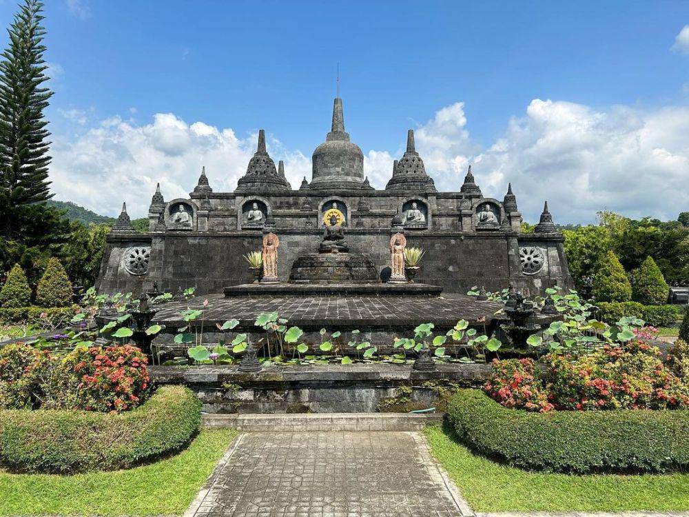 Brahmavihara Arama, Bali (instagram.com/darmapatria)