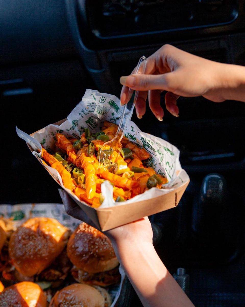 BBQ Mountain Boys (instagram.com/bmb_burger)