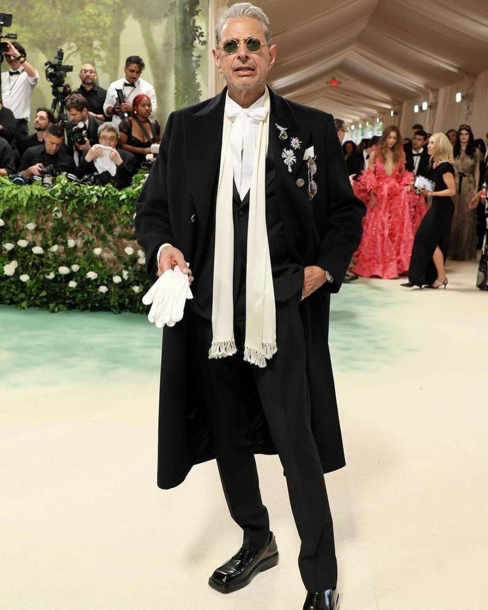 Jeff Goldblum di Met Gala 2024 (instagram.com/art8amby)