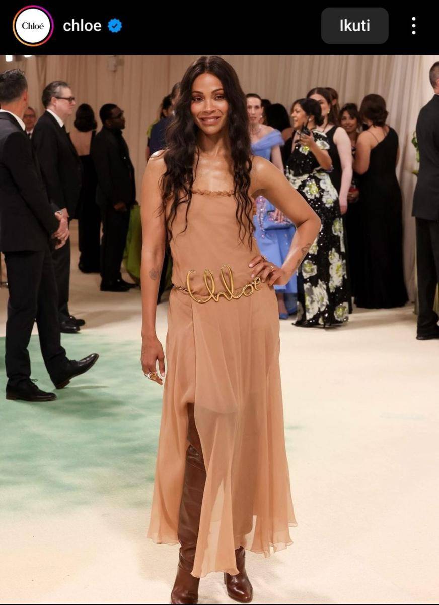 Zoe Saldana menggunakan dress Beige dari Chloe rancangan Chemena Khamali (instagram.com/chloe)
