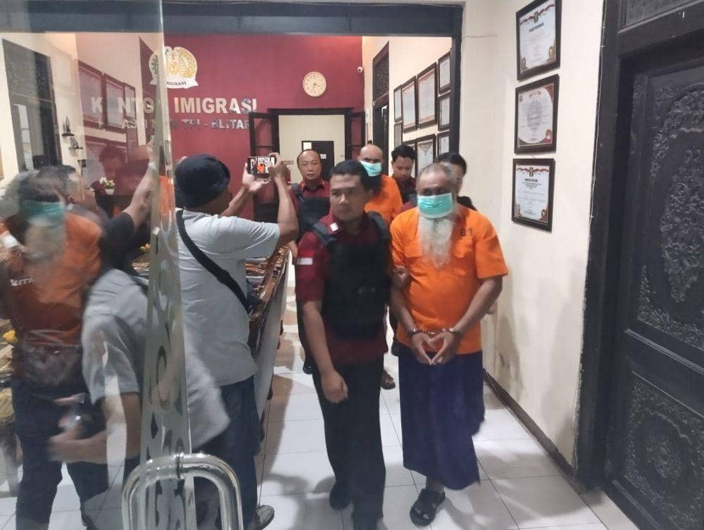 Dua WNA asal Pakistan yang ditangkap Imigrasi Blitar. IDN Times/ Bramanta Pamungkas