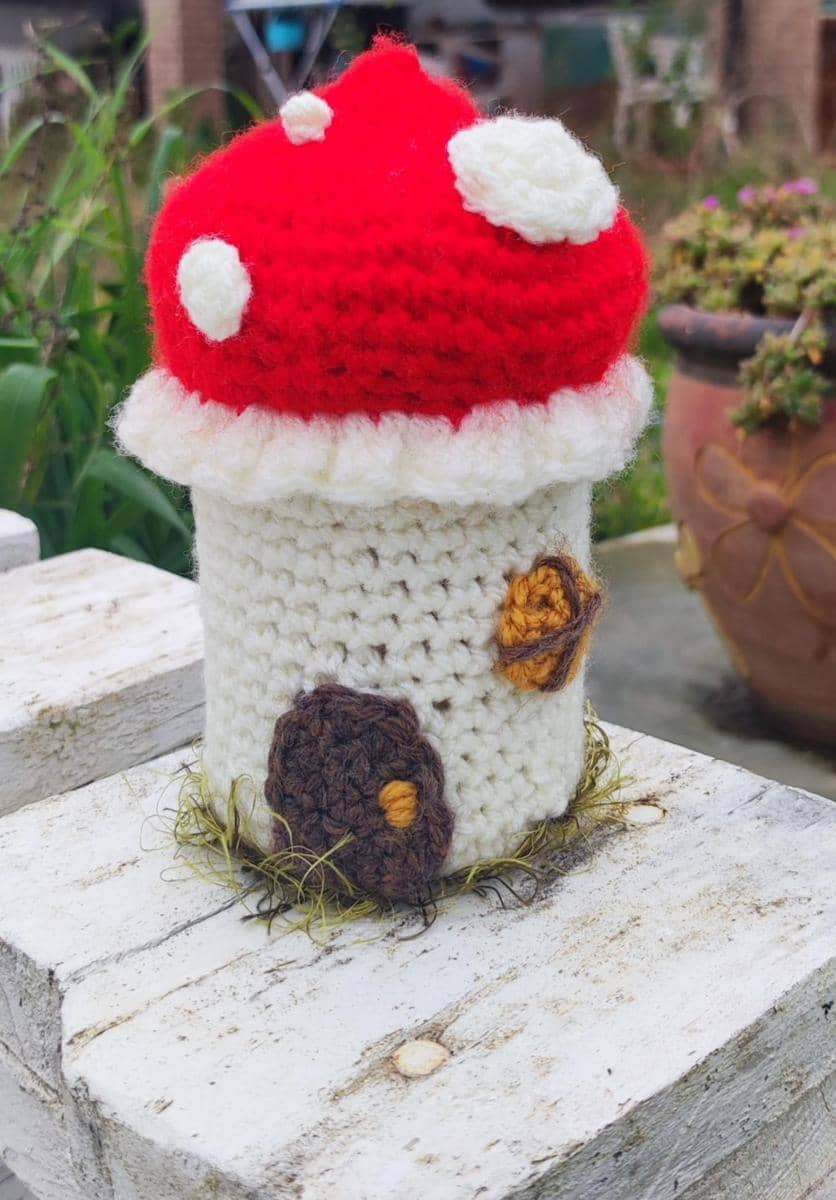 potret rajutan tangan bungkus stoples (reddit.com/user/gneeeeeeeeeeeeeeeeee)