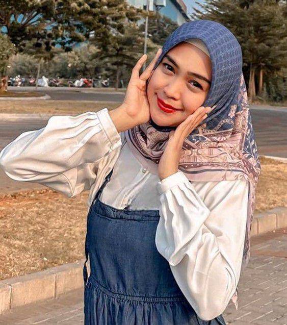 makeup kuliah ala Ria Ricis (instagram.com/riaricis1795)