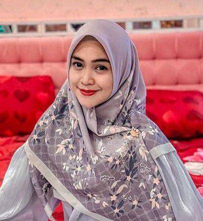 makeup kuliah ala Ria Ricis (instagram.com/riaricis1795)