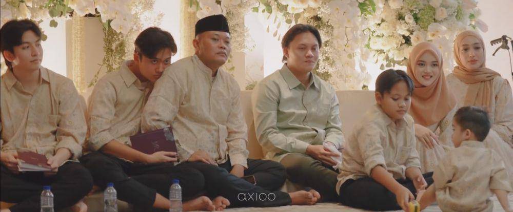 potret keluarga di pengajian Rizky Febian (instagram.com/axioo)