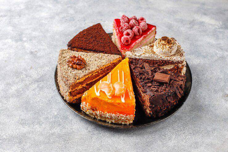 ilustrasi slice cake assortment (freepik.com/azerbaijan_stockers)