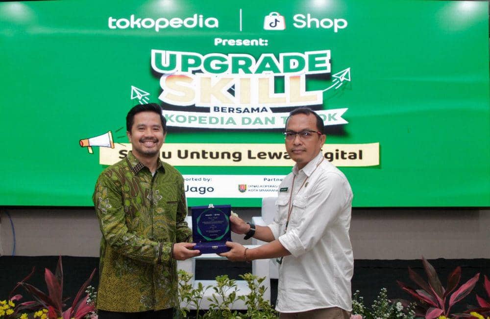 Para pelaku UMKM mengikuti pelatihan dan workshop untuk UMKM Semarang bertajuk 'Upgrade Skill bersama Tokopedia dan TikTok: Selalu Untung Lewat Digital'’ di Balai Kota Semarang, Rabu (8/5/2024).  (dok. Tokopedia)