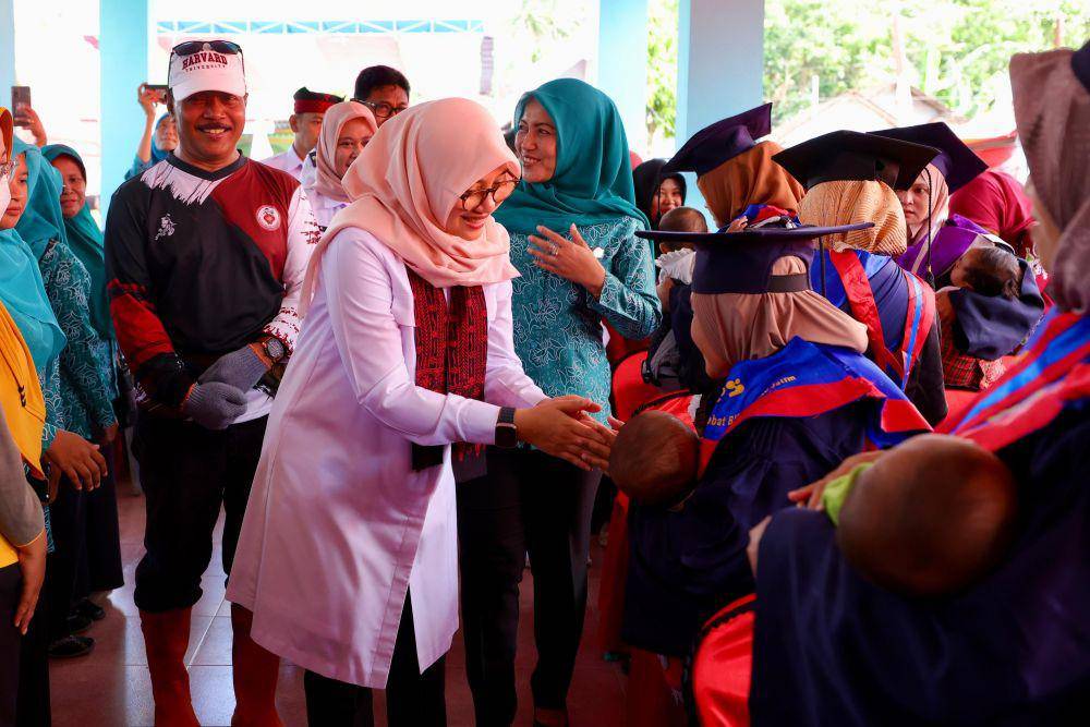 Dalam program ini tidak hanya sertifikat ASI eksklusif, para ibu yang berhasil memberikan ASI hingga dua tahun usia anak juga akan diberikan sertifikat. (Dok. Pemkab Banyuwangi)