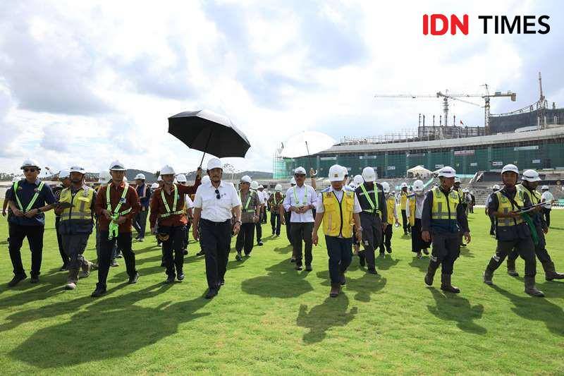 Luhut Binsar Pandjaitan meninjau pembangunan IKN. Foto Humas OIKN (IDN Times/Ervan)