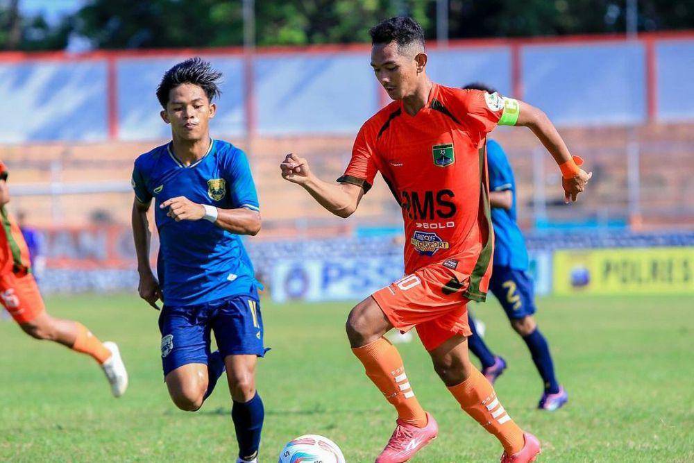 Persekabpas Pasuruan dalam laga melawan Persetala Tanah Laut pada babak 80 besar Putaran Nasional Liga 3 2023/2024. (instagram.com/officialpersekabpas)