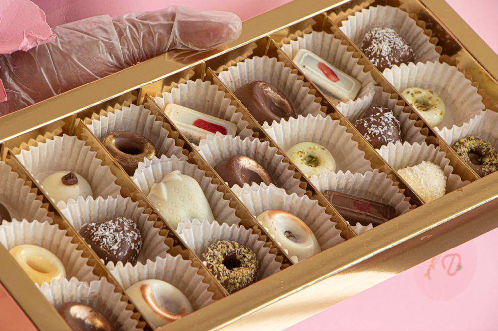 ilustrasi cokelat dalam box (pexels.com/Тимур Слугин)