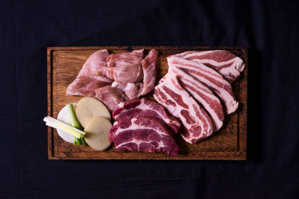 ilustrasi meat set (pexels.com/Becerra Govea Photo)