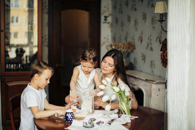 ilustrasi single mom (pexels.com/Elina Fairytale)