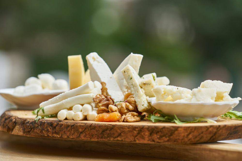 ilustrasi cheese set (pexels.com/Engin Akyurt)