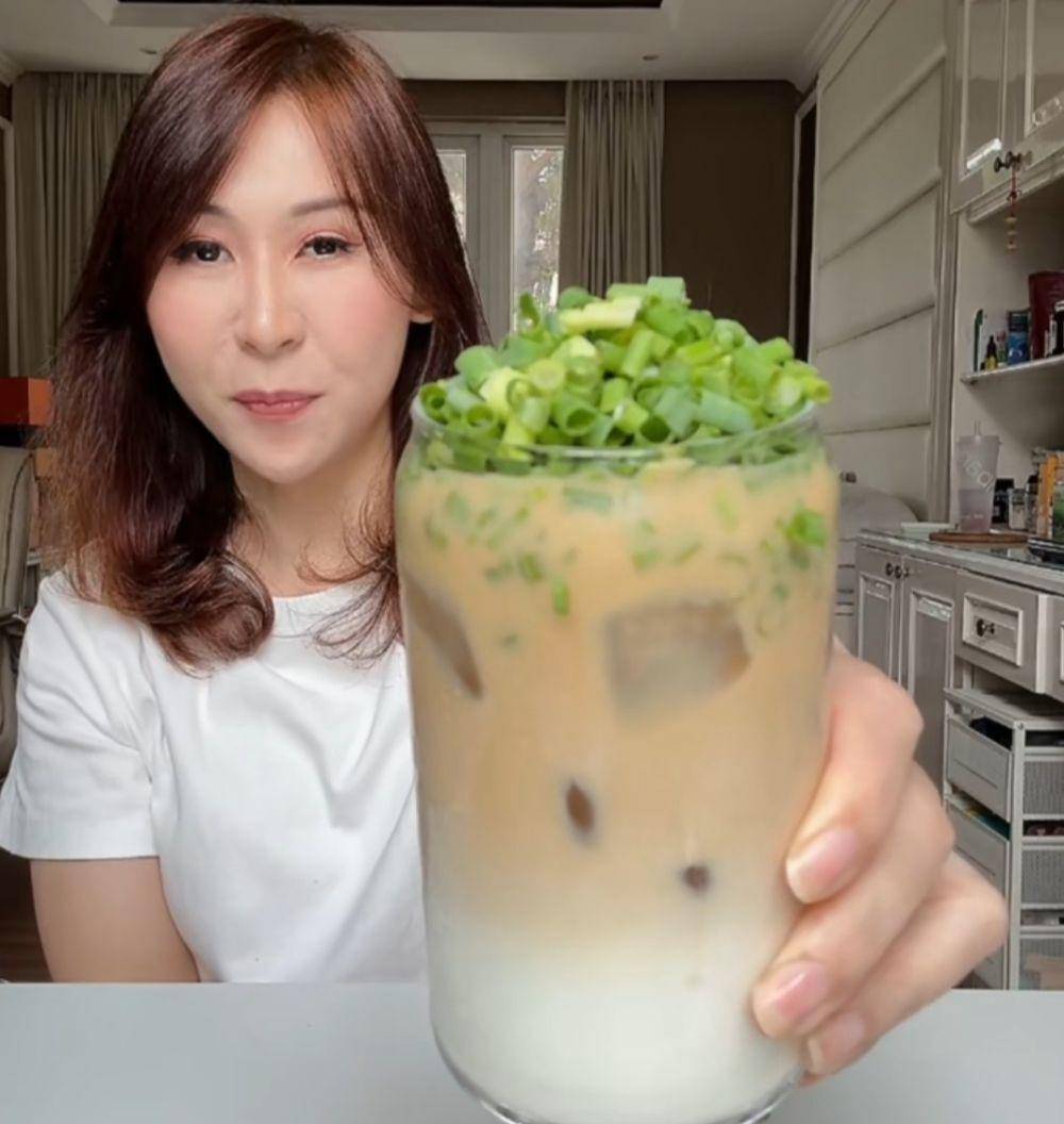 Es kopi susu daun bawang (tiktok/sibungbung)