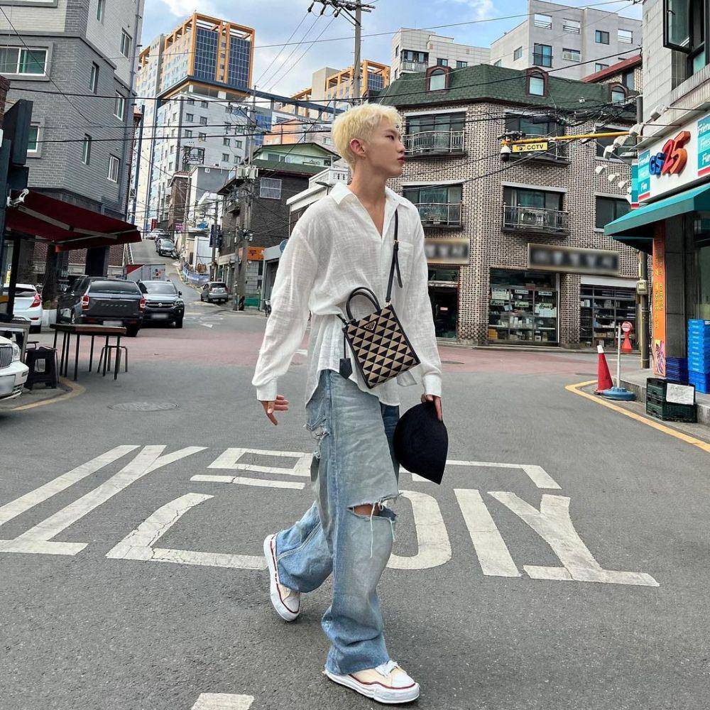baggy jeans ala Hoshi SEVENTEEN (instagram.com/ho5hi_kwon)