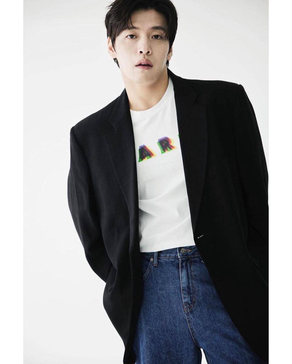 Kang Ha Neul (instagram.com/kanghaneul_official)