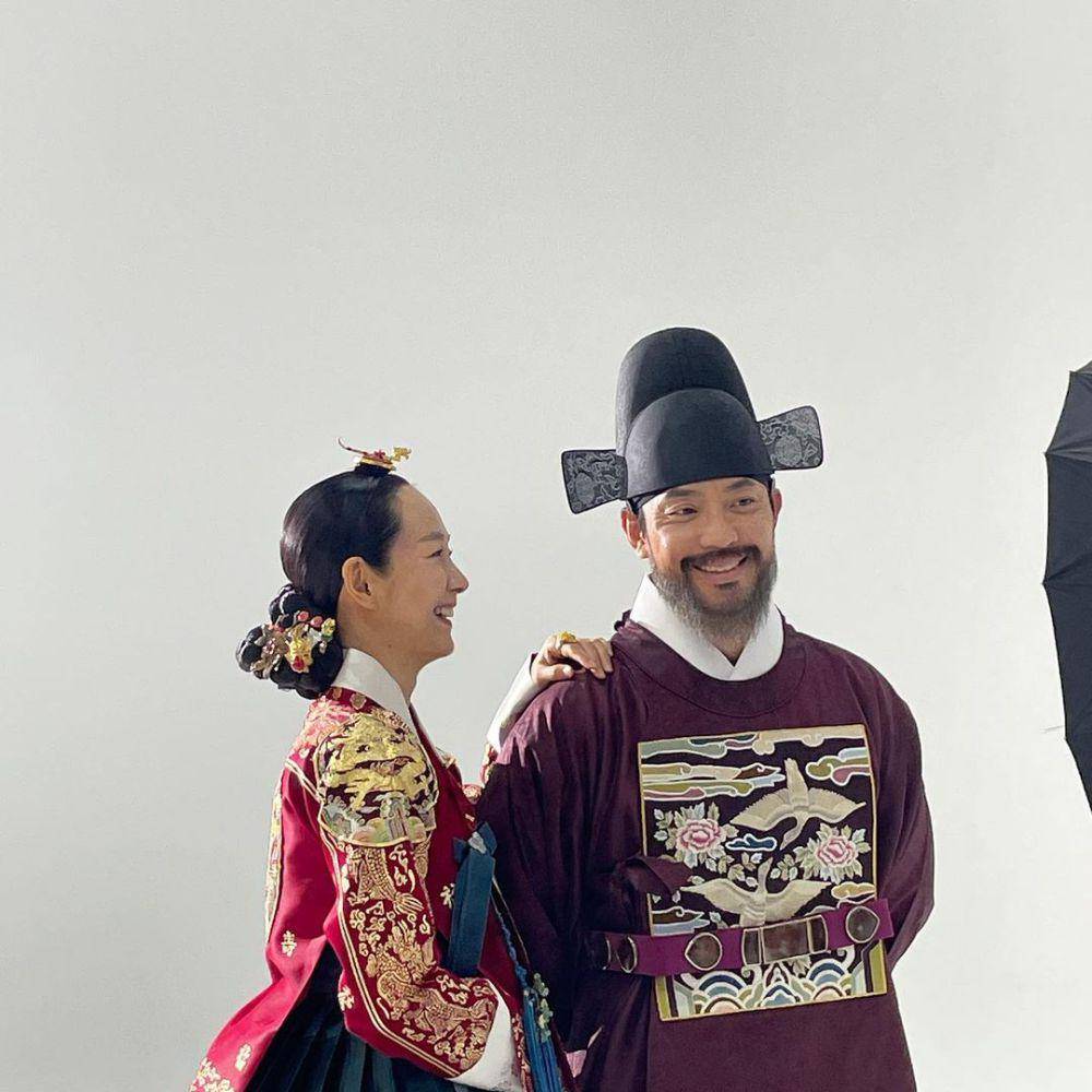 Myung Se Bin dan Kim Joo Hun di balik layar drakor Missing Crown Prince (instagram.com/sb_myung)