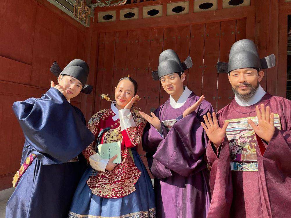 Momen di balik layar drakor Missing Crown Prince (instagram.com/sb_myung)