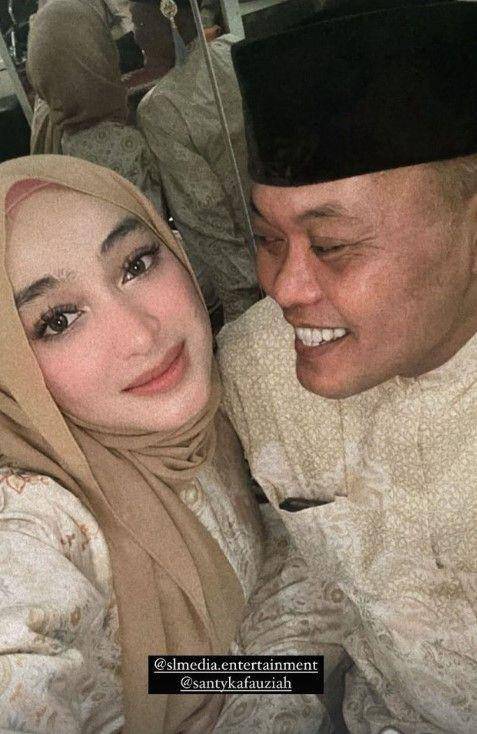 Santyka di pengajian Rizky Febian (Instagram.com/santykafauziah)