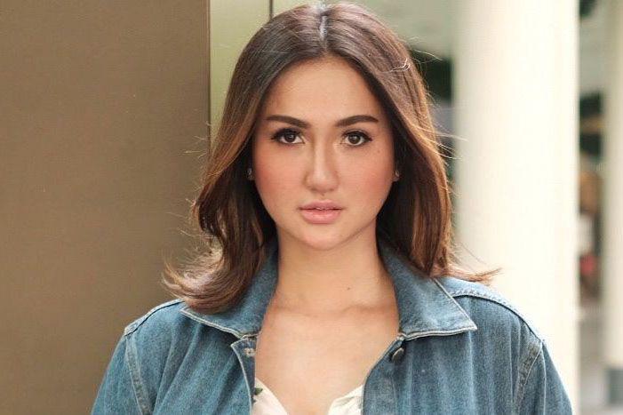 Biodata dan Profil Tengku Dewi Putri, Istri Andrew Andika