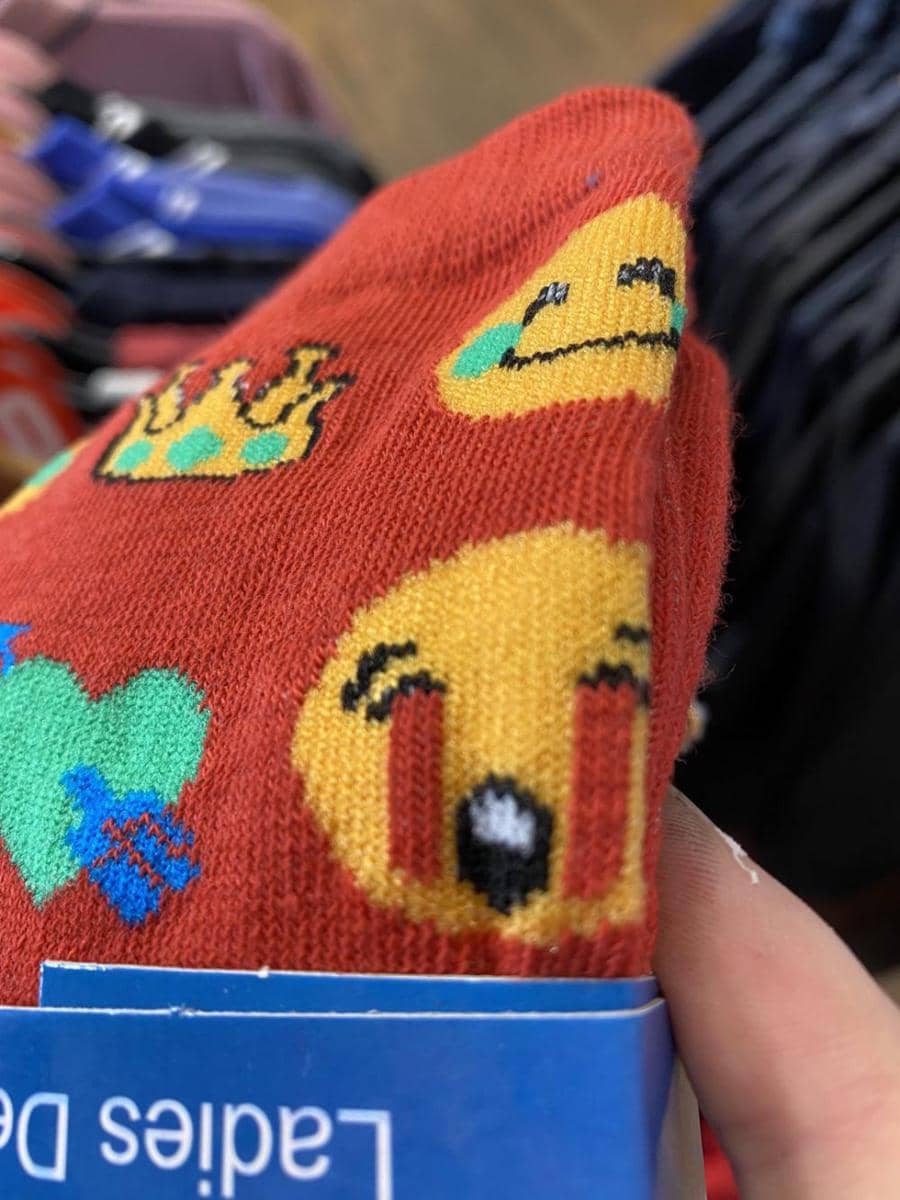 potret objek kocak bentuk emoji (reddit.com/user/SorleyOrSomething)