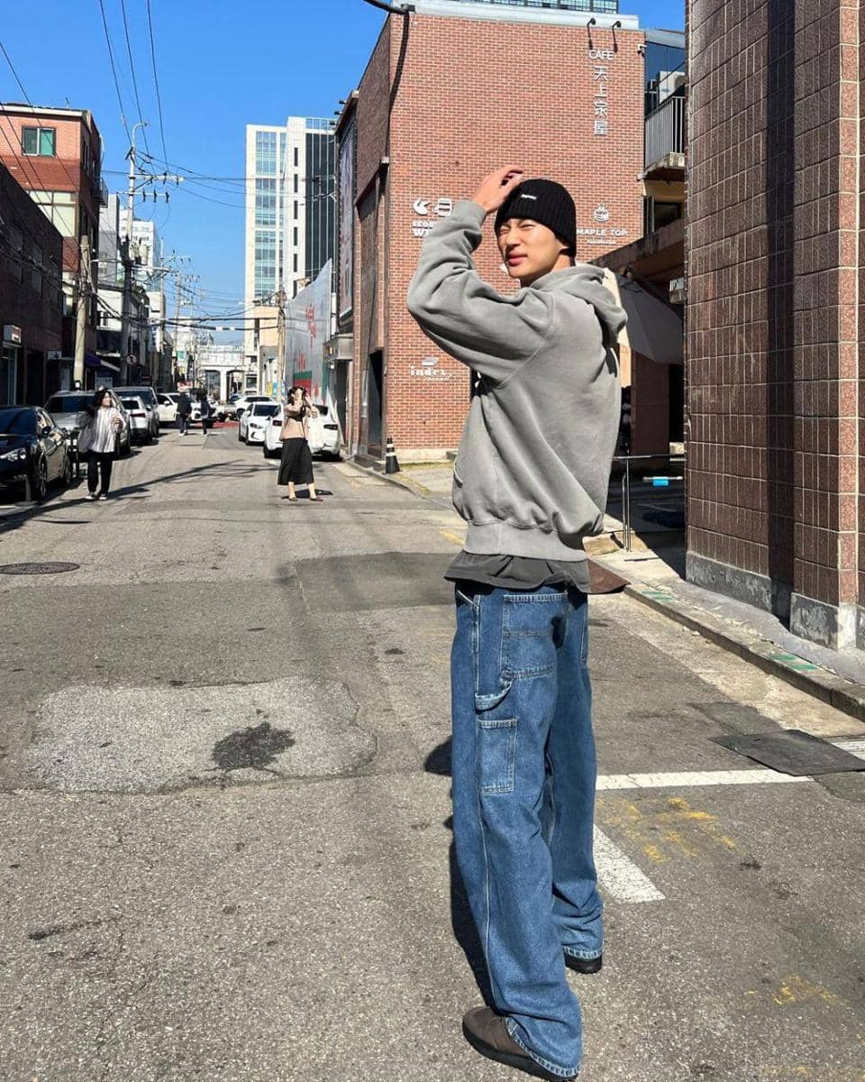 ide mix and match hoodie ala Byeon Woo Seok (instagram.com/byeonwooseok)
