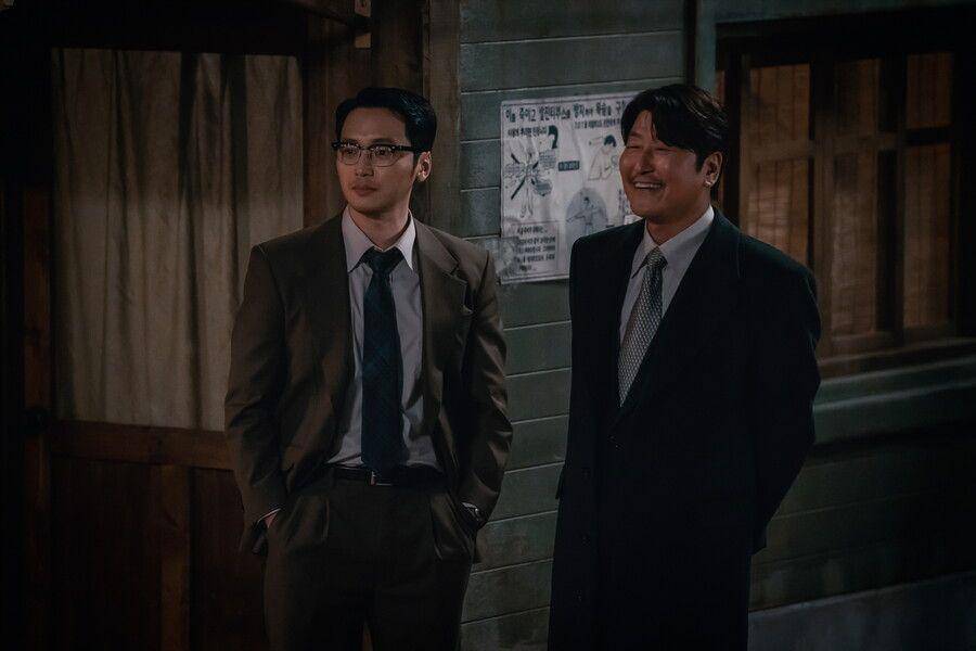 cuplikan Byun Yo Han dan Song Kang Ho di drakor Uncle Samsik (dok. Disney+ Korea/Uncle Samsik)