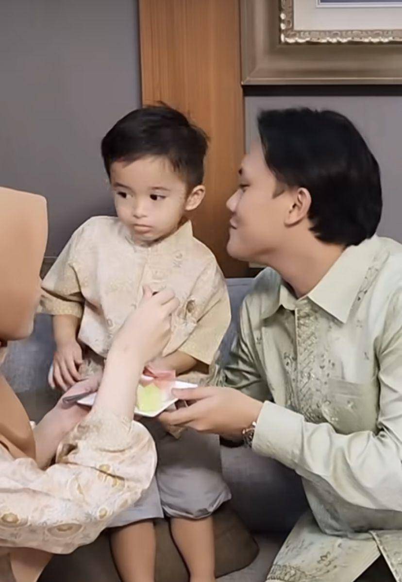 potret Adzam di pengajian Rizky Febian (instagram.com/nathalieholscher)