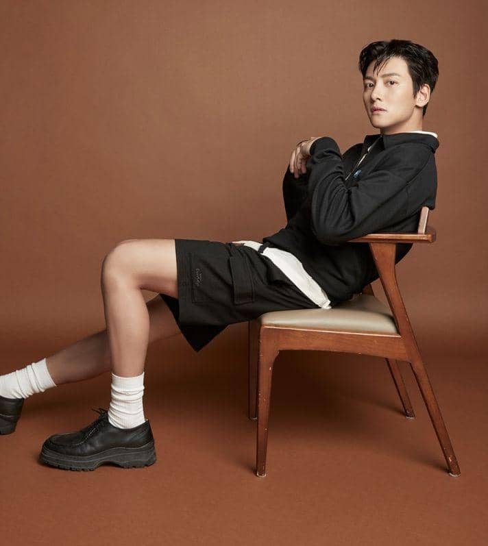 Ji Chang Wook (instagram.com/benchtm)