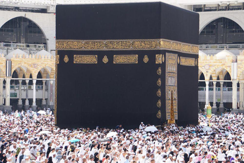 5 Tips Menabung Dana Umroh bagi Kamu yang Punya Gaji Dibawah UMR