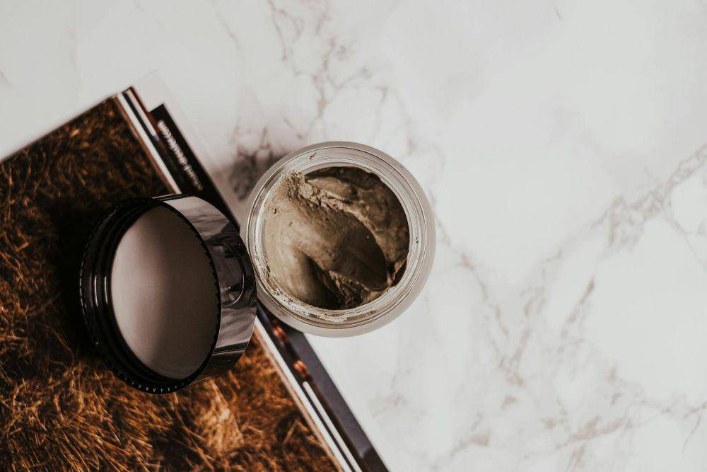 ilustrasi clay mask mengandung kaolin (pexels.com/Vie Studio)