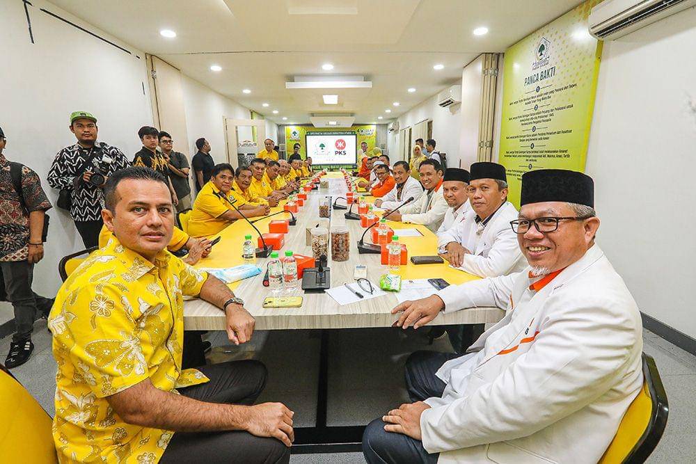 Pengurus DPW PKS Sumut bersilaturahmi ke kantor DPD Partai Golkar Sumut, Selasa (7/5/2024). (Dok. IDN Times)