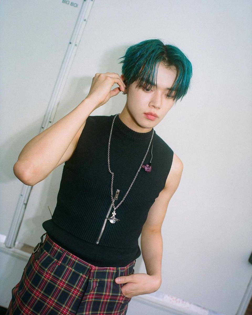 warna rambut teal ala Yeonjun TXT (instagram.com/yawnzzn)