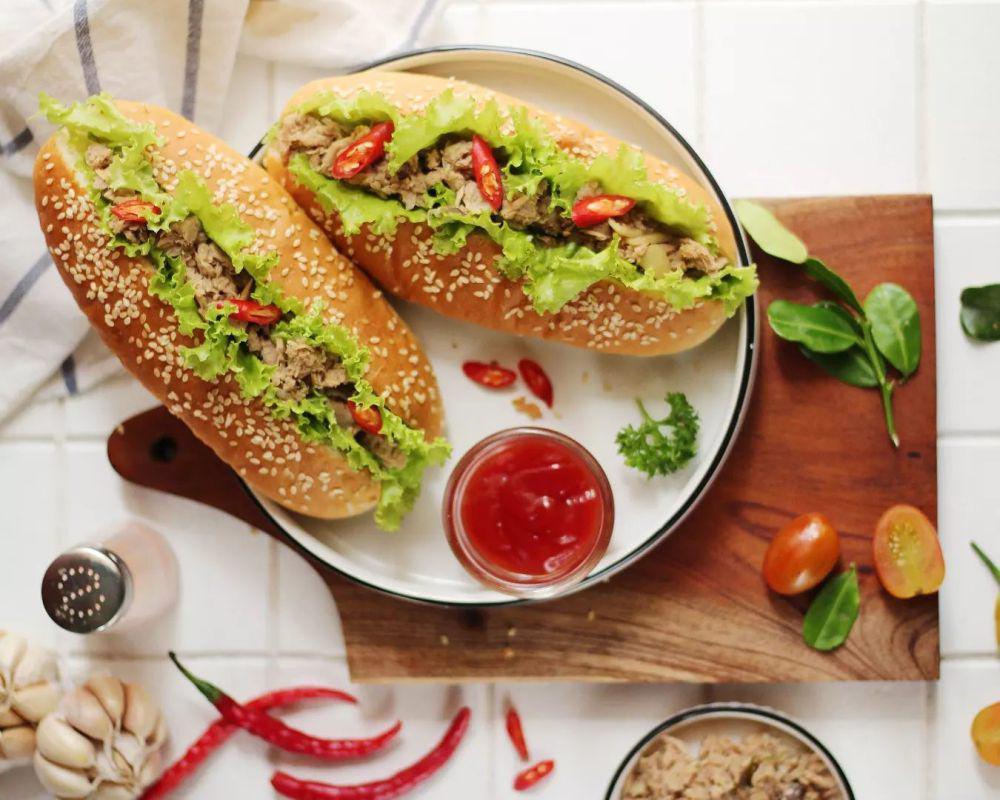 Resep Hot Dog Isi Tuna, Halal dan Mengenyangkan!