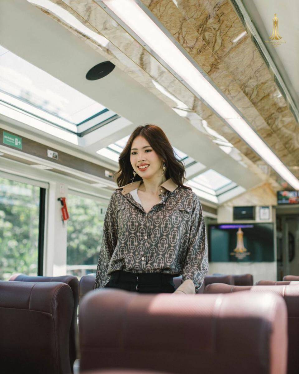 Potret Finalis MMBI 2024 Saat Fashion Show di Kereta Panoramic (Instagram.com/yayasanduniamegabintang)