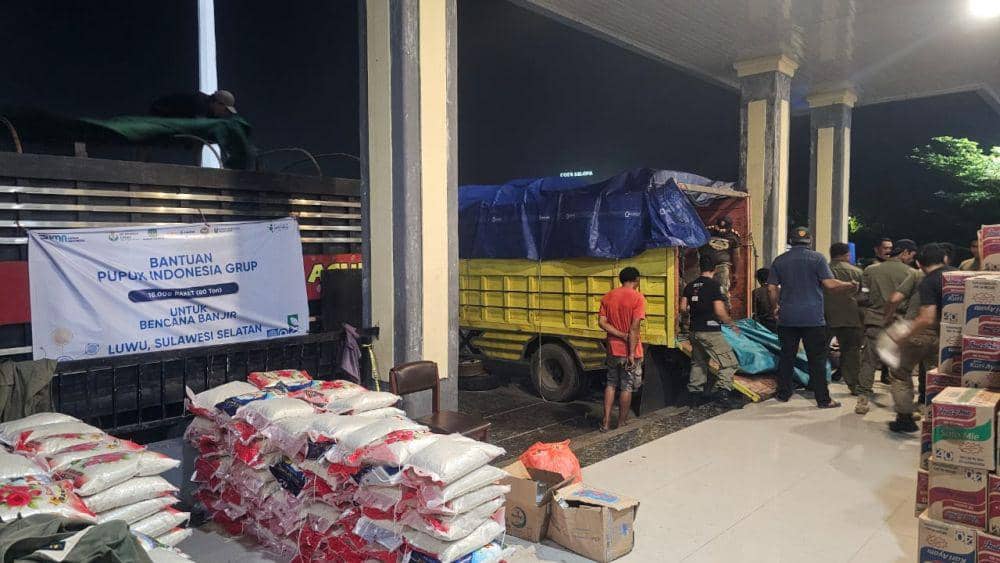 Pemerintah pusat mengirim bantuan 40 ton beras untuk korban banjir dan tanah longsor di Sulawesi Selatan. (Dok. Pemprov Sulsel)