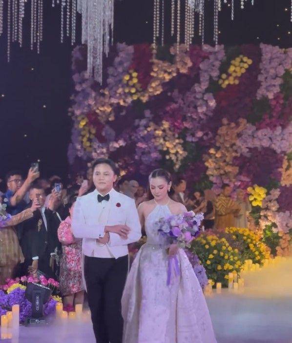 potret resepsi pernikahan Rizky Febian dan Mahalini (instagram.com/morizsey)