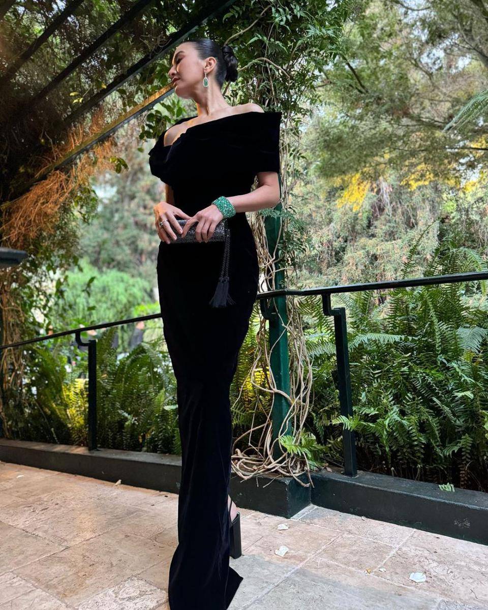 inspirasi dress simpel dan elegan ala Raline Shah (instagram.com/ralineshah)