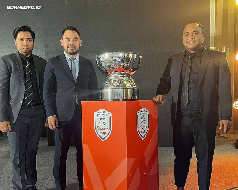 Pornayo Astaman, Pelatih Kepala Borneo FC muda dipercaya mewakili manajemen dalam mengikuti proses pengundian Club Championship Shopee Cup 2024/2025. Akun Instagram borneofc.id