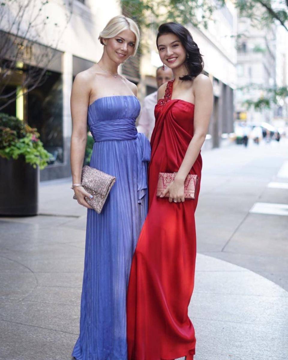 inspirasi dress simpel dan elegan ala Raline Shah (instagram.com/ralineshah)