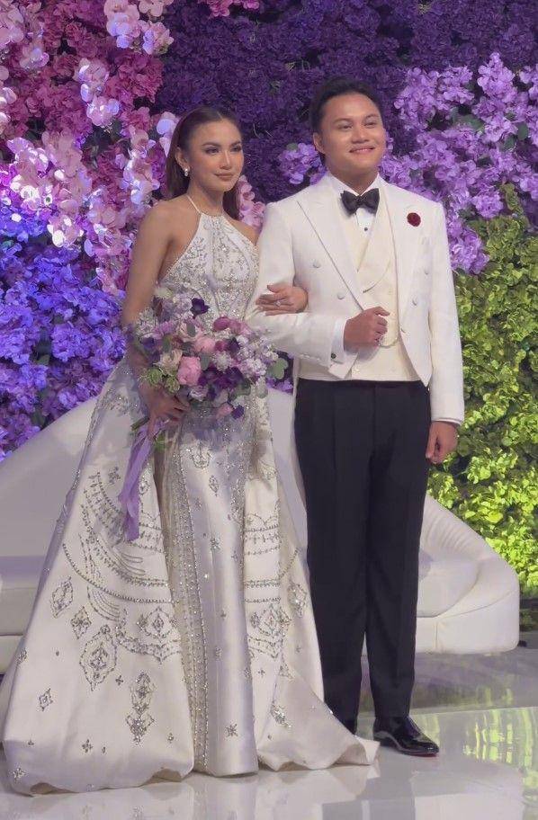 potret resepsi pernikahan Rizky Febian dan Mahalini (instagram.com/thebridestory)